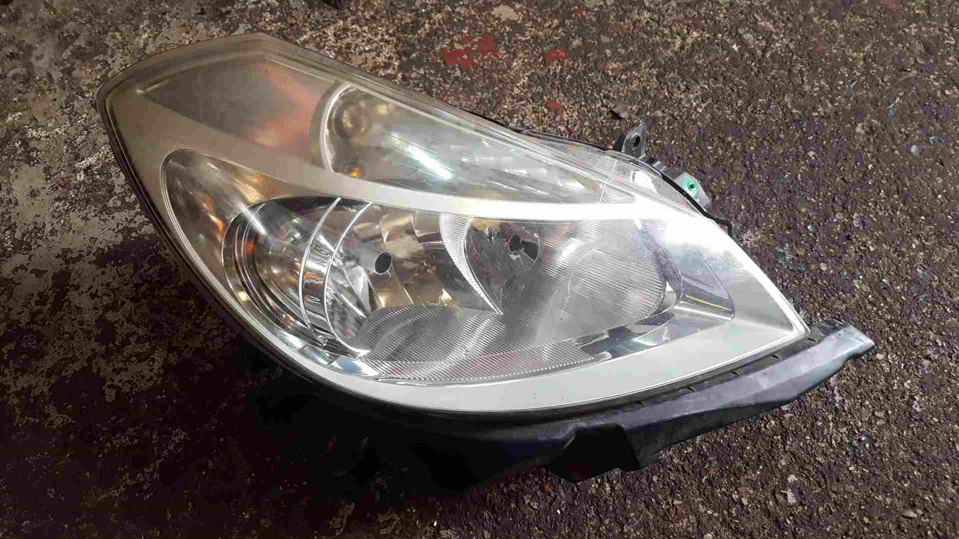 Thumb 6 Renault Clio MK3 2005-2009 Drivers OSF Front Head Lamp Headlight Chrome Cloudy