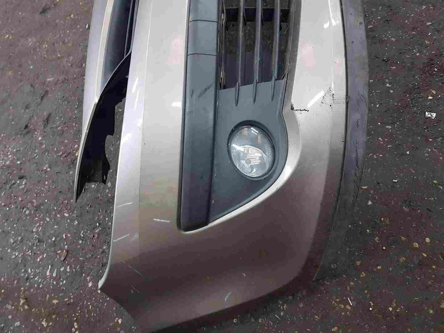 Renault Clio MK3 2005-2009 Front Bumper Beige Tehnk 195 16Inch Wheels
