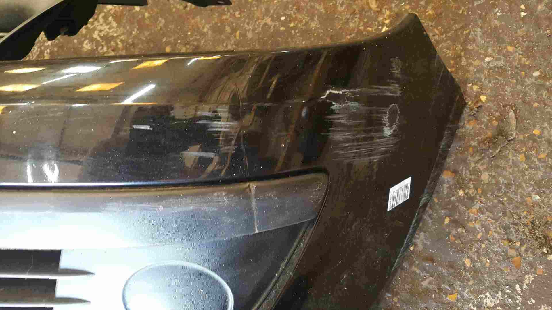 Thumb 3 Renault Clio MK3 2005-2009 Front Bumper Black 676 185 15inch Wheel