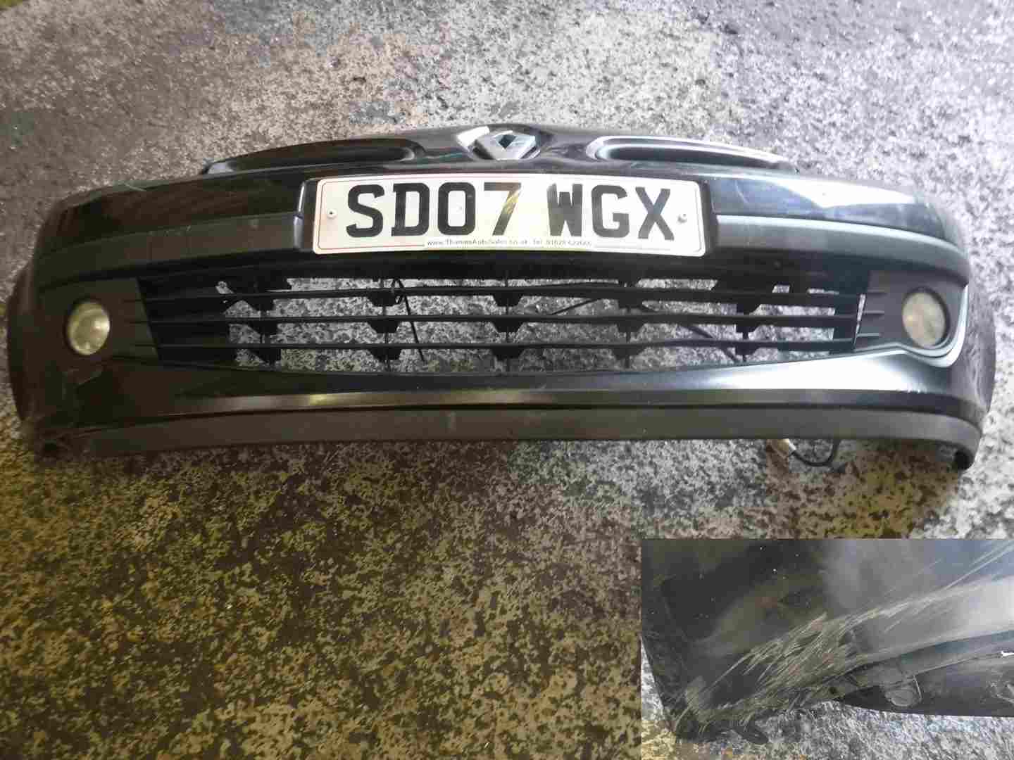 Renault Clio MK3 2005-2009 Front Bumper Black 676 195