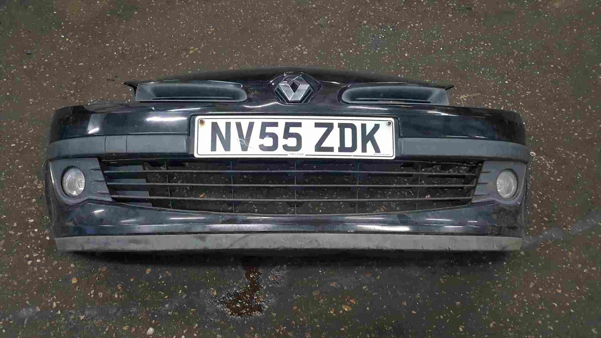 Thumb 3 Renault Clio MK3 2005-2009 Front Bumper Black 676 195 Type