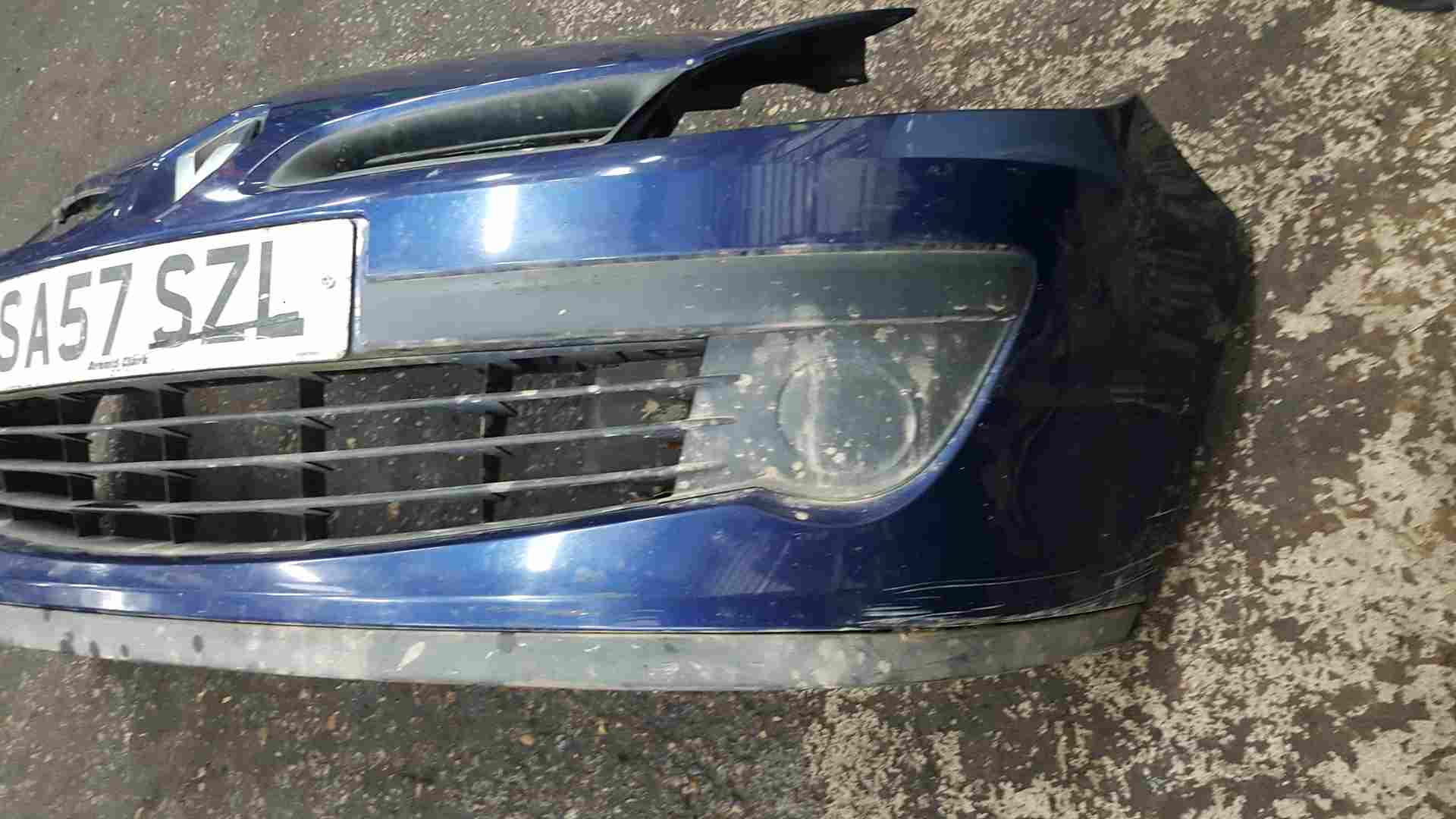 Thumb 4 Renault Clio MK3 2005-2009 Front Bumper Blue 432 185