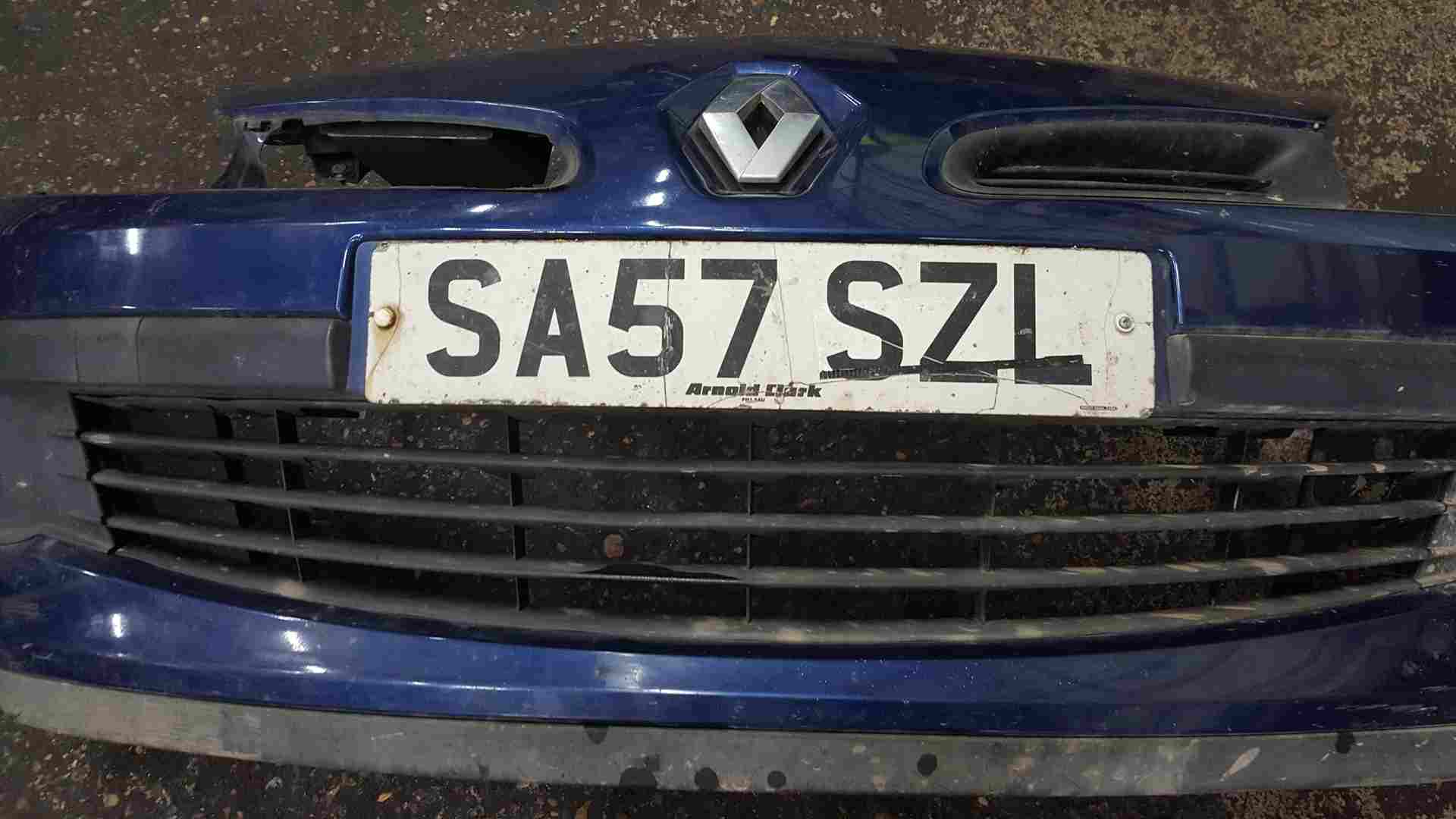 Thumb 3 Renault Clio MK3 2005-2009 Front Bumper Blue 432 185