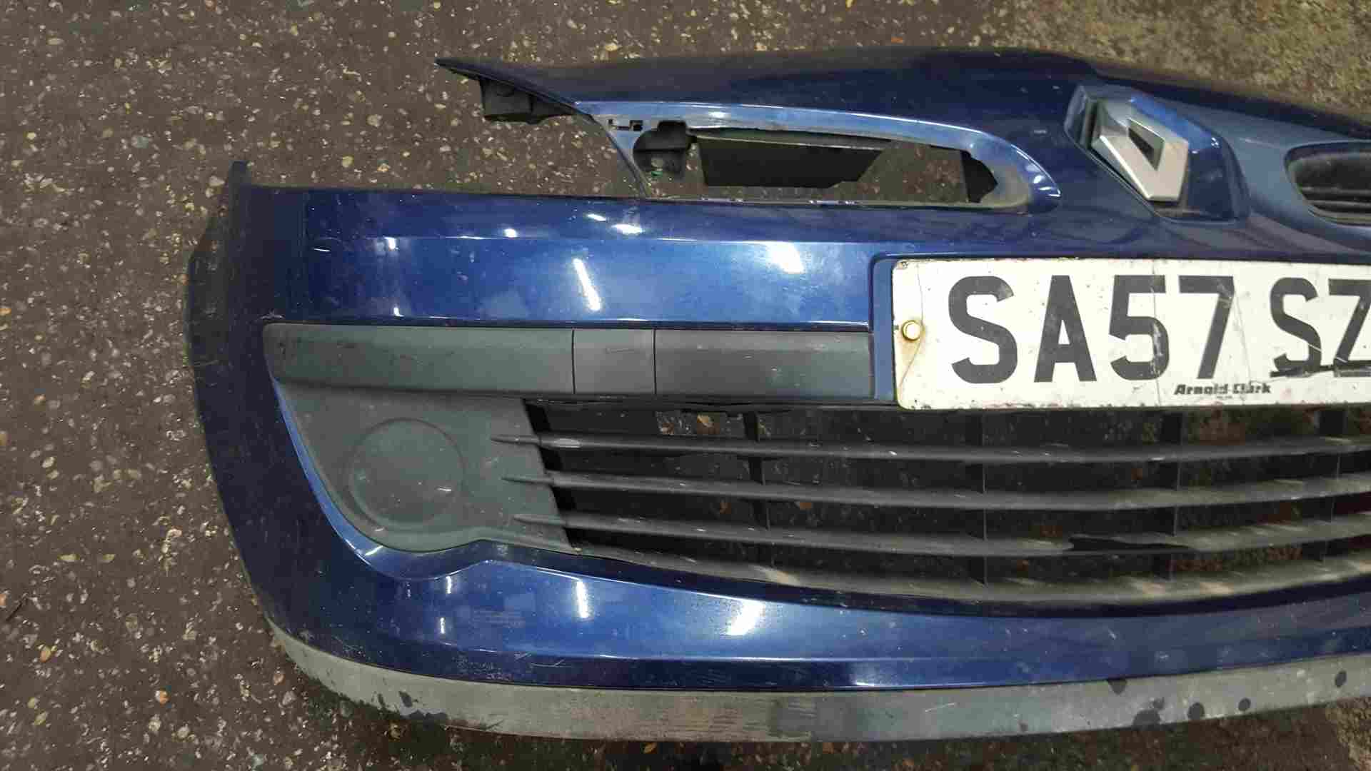 Renault Clio MK3 2005-2009 Front Bumper Blue 432 185