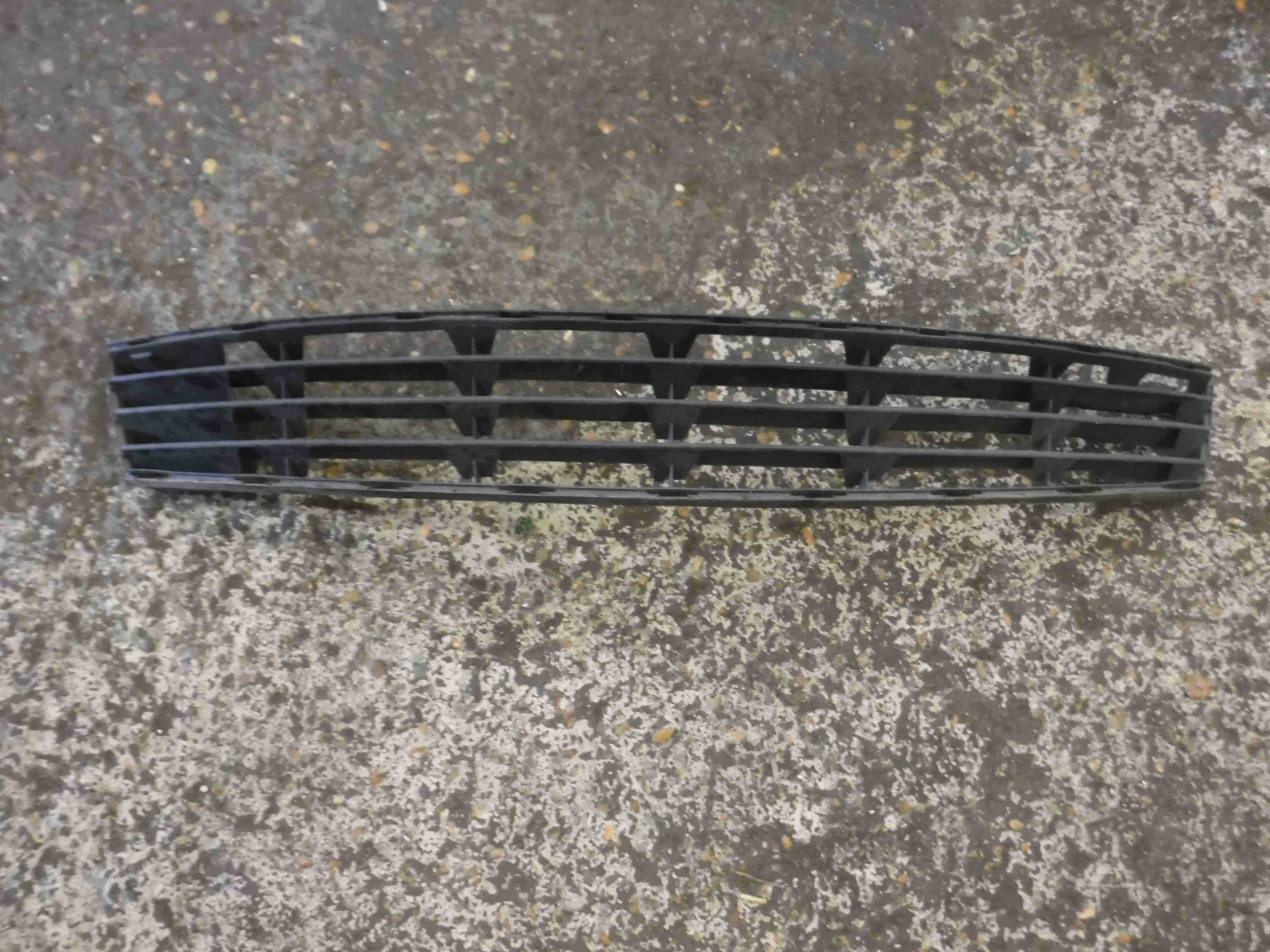 Renault Clio MK3 2005-2009 Front Bumper Grille Grille Insert 8200682294