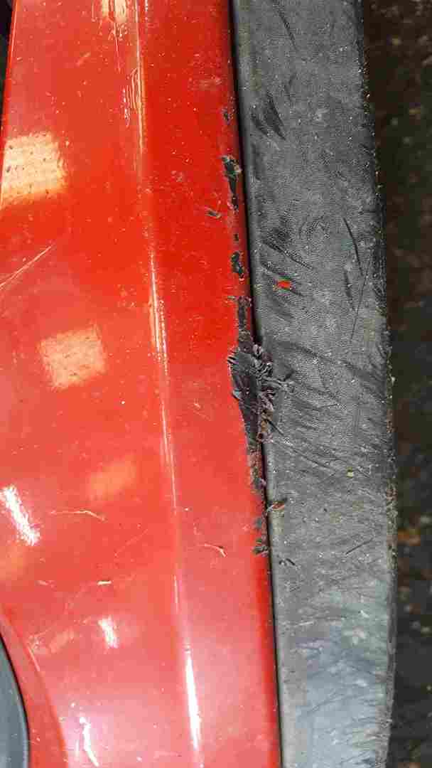 Thumb 2 Renault Clio MK3 2005-2009 Front Bumper Red OV727 185