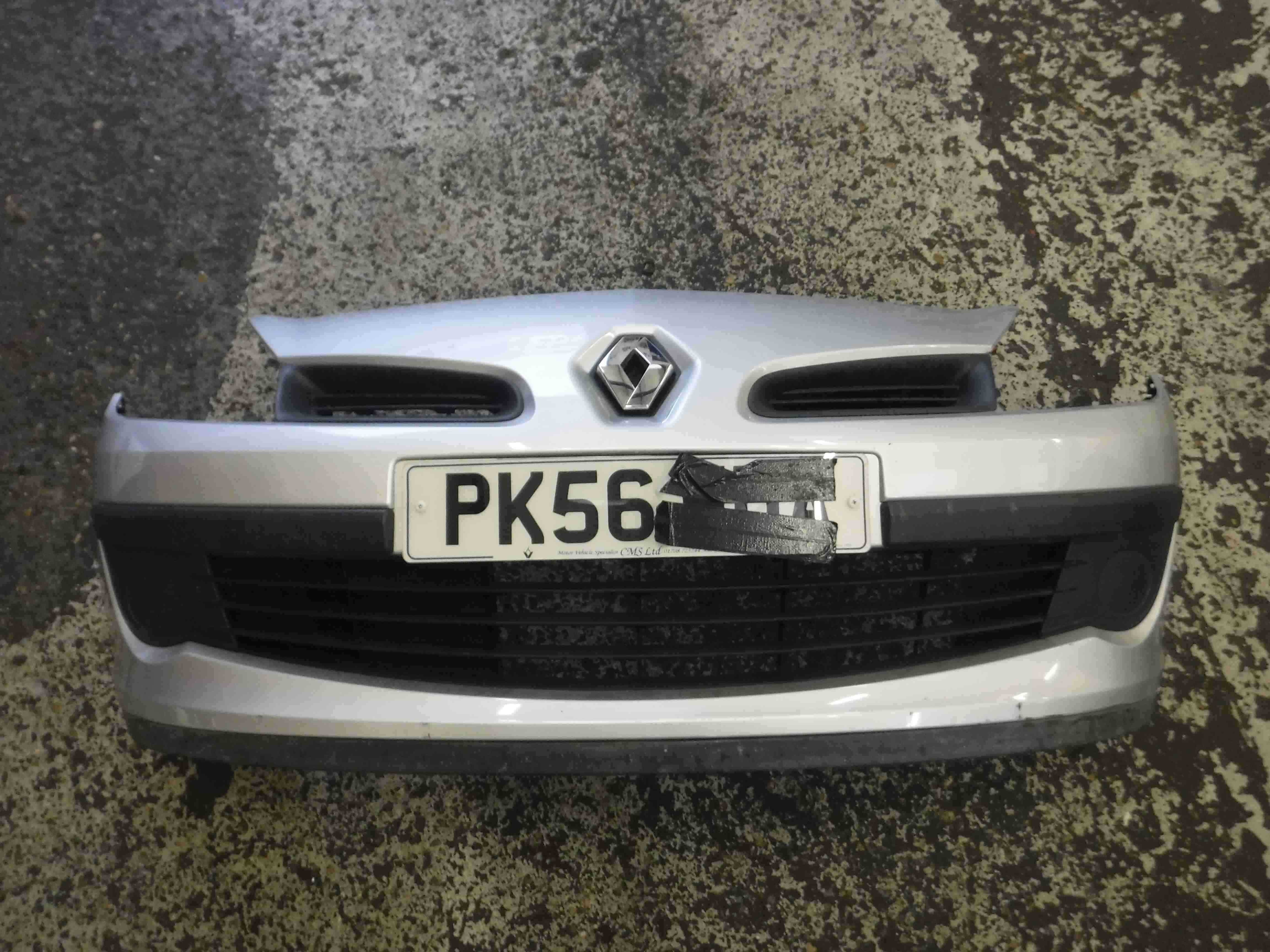 Renault Clio MK3 2005-2009 Front Bumper Silver TED69 185