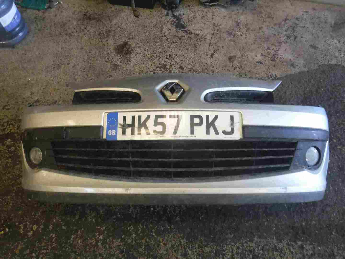 Renault Clio MK3 2005-2009 Front Bumper Silver TED69 195 Type 195 type