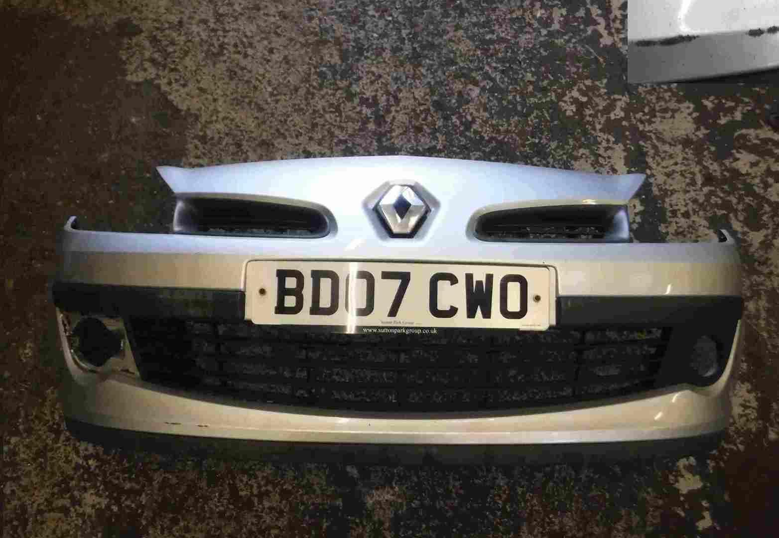 Renault Clio MK3 2005-2009 Front Bumper Silver TED69 195