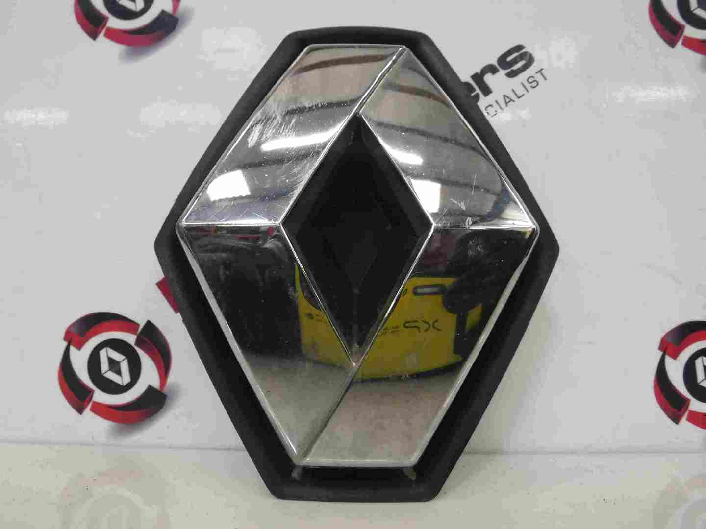 Renault Clio MK3 2005-2009 Front Diamond Badge