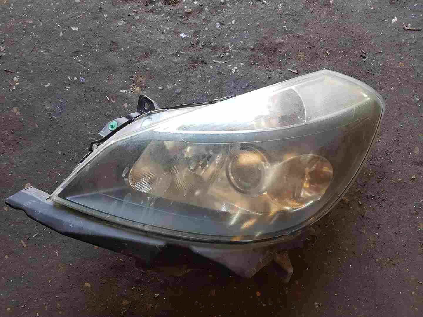 Renault Clio MK3 2005-2009 Passenger NSF Front Headlight Black Backing Cloudy