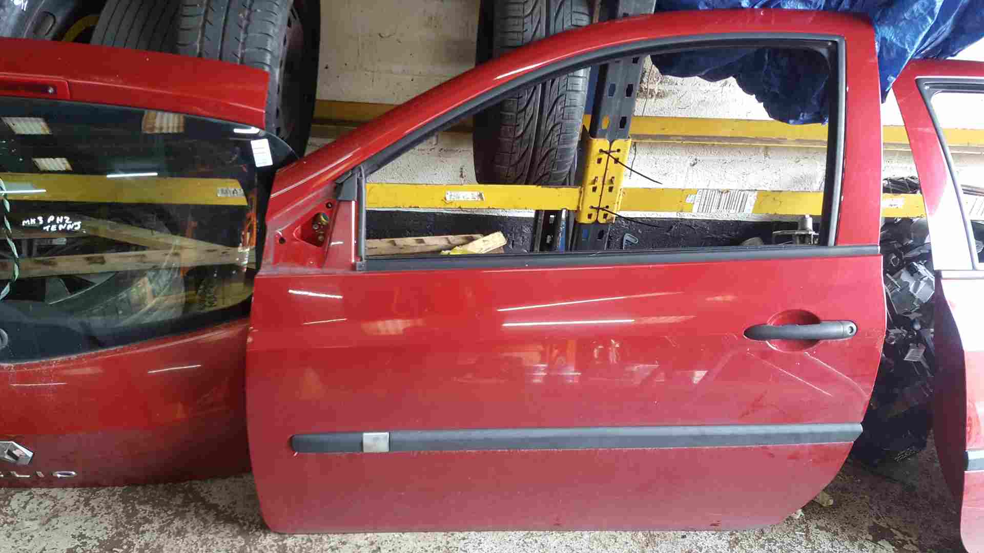 Thumb 6 Renault Clio MK3 2005-2009 RED Tennj Passenger NSF Front Door 3Dr 3 Door