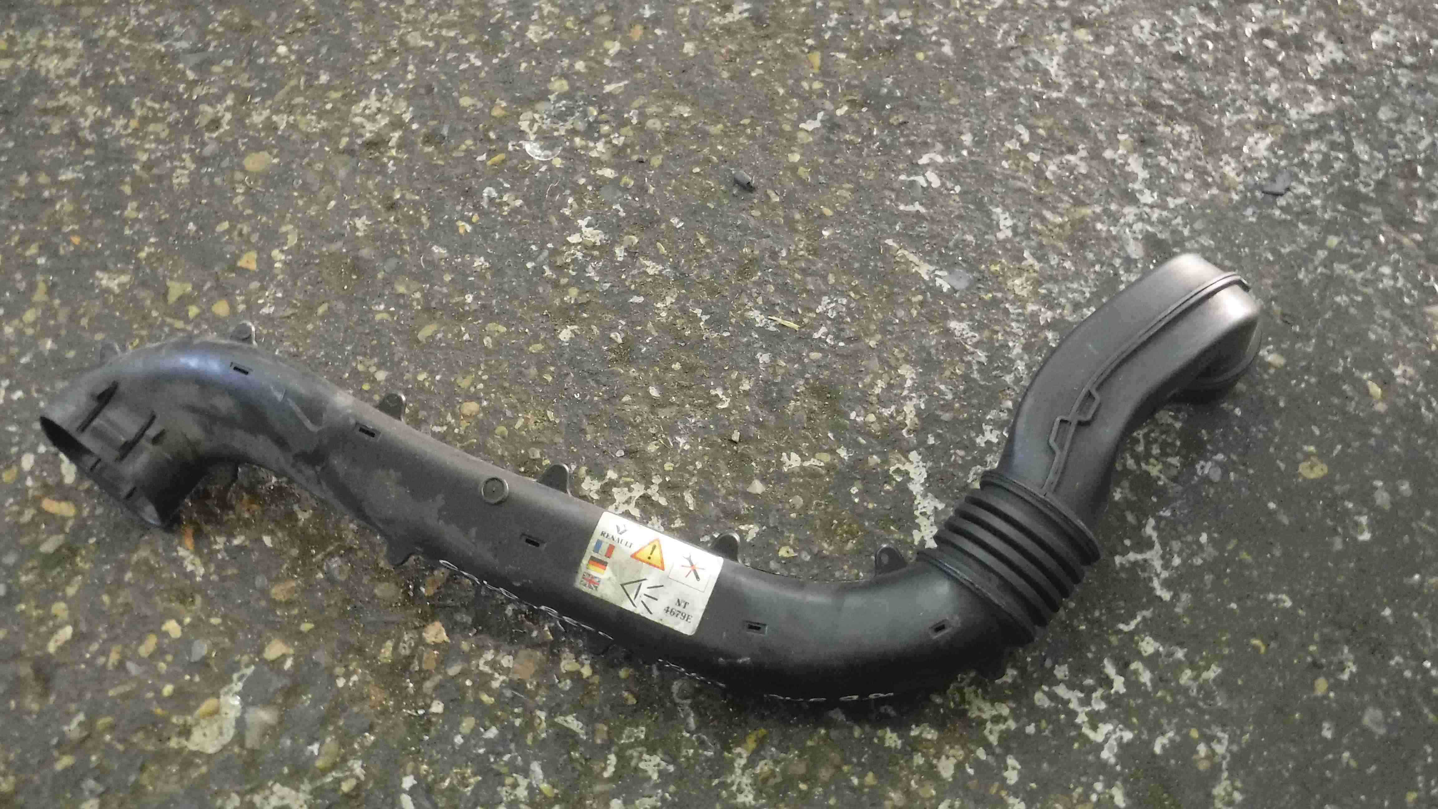 Renault Clio MK3 2005-2012 1.2 TCE Turbo Cold Feed Air Intake Pipe 8200587864