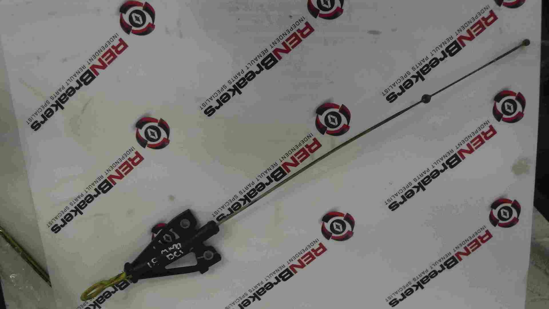 Renault Clio MK3 2005-2012 1.5 dCi Engine Oil Dip Stick K9K 766   Housing