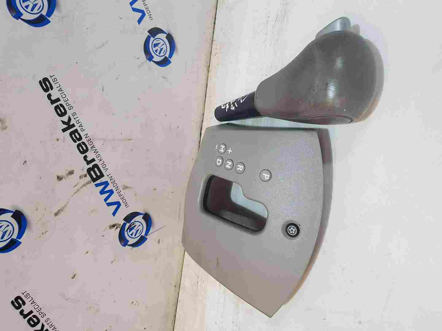 Thumb 2 Renault Clio MK3 2005-2012 Automatic Gearbox Knob + Surround Beige