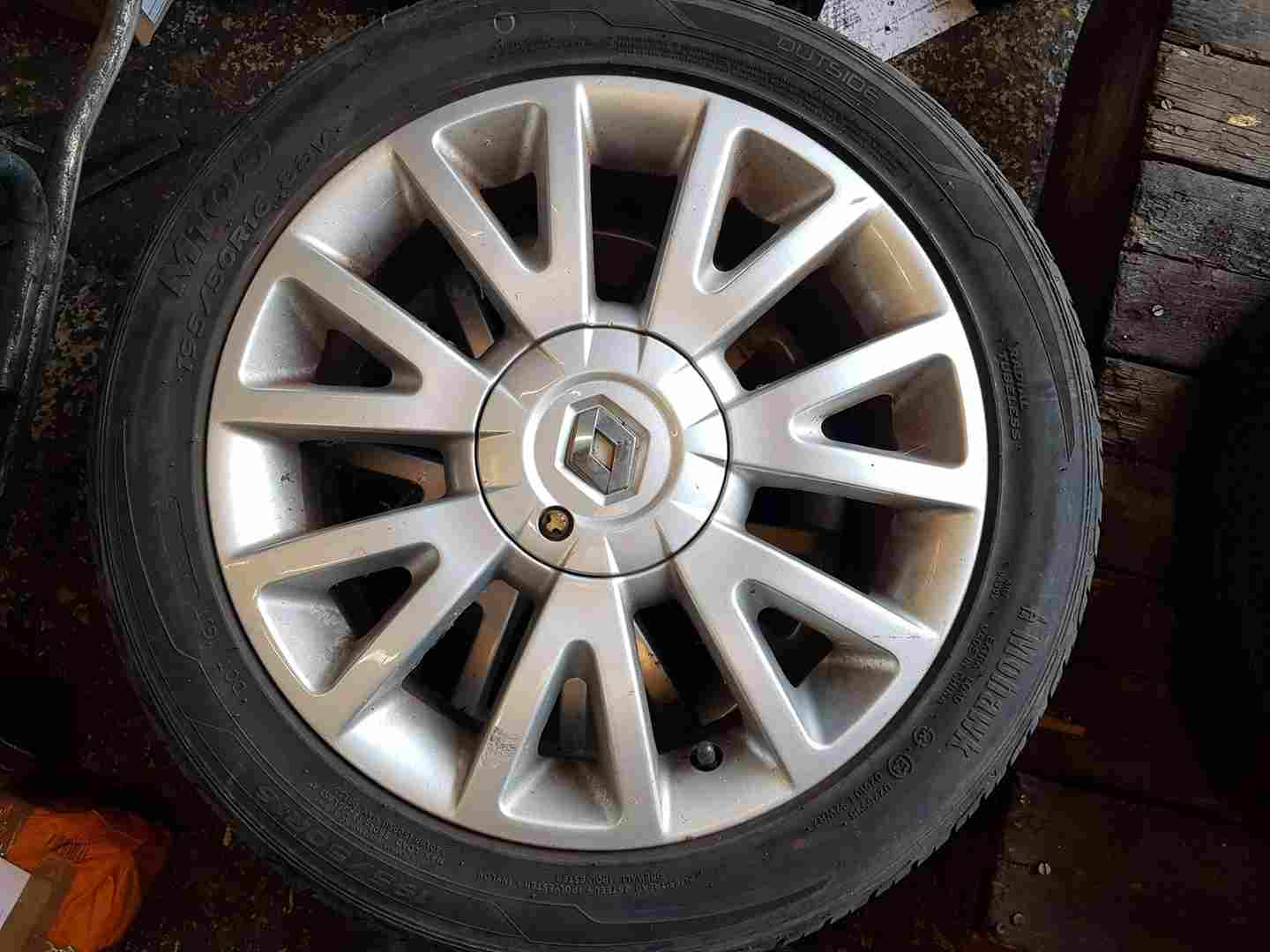 Thumb 4 Renault Clio MK3 2005-2012 Canasta Alloy Wheel + Tyre 195 50 16 6mm Tread 4/5