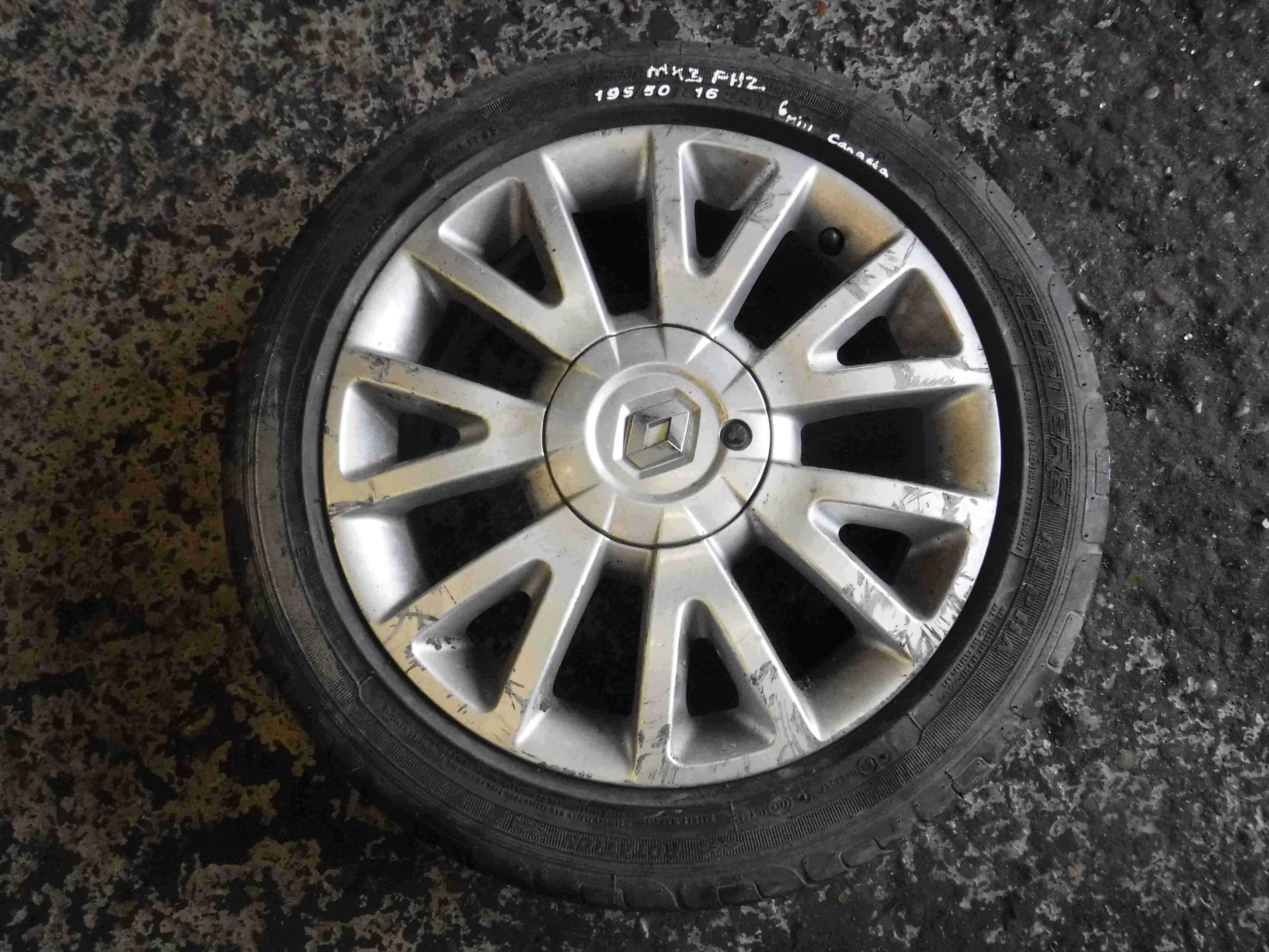 Renault Clio MK3 2005-2012 Canasta Alloy Wheel + Tyre 195 50 16 6mm Tread 3/5