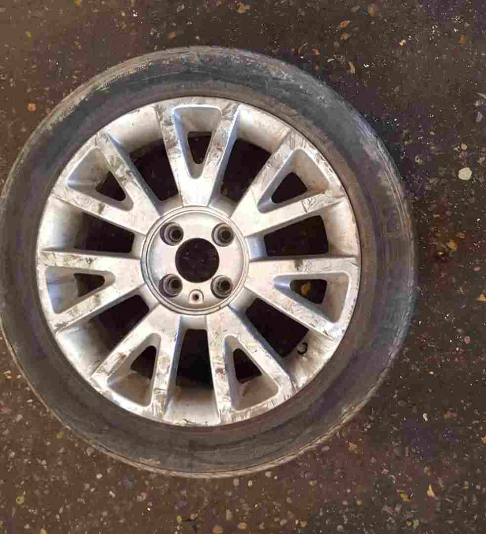 Renault Clio MK3 2005-2012 Canasta Alloy Wheel 16inch 2/5 8200666551