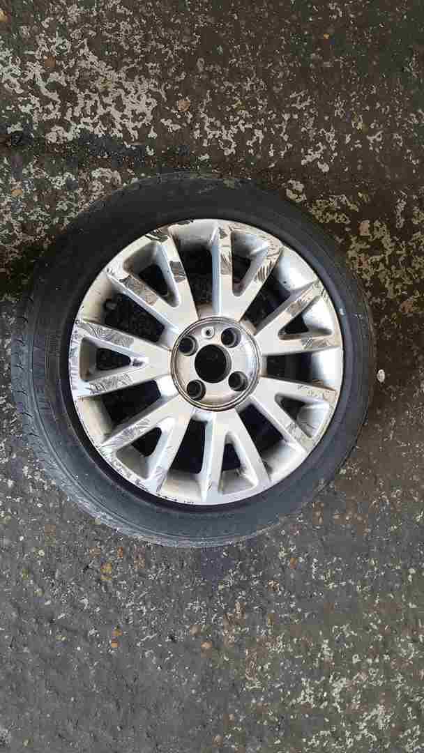 Thumb 3 Renault Clio MK3 2005-2012 Canasta Alloy Wheel 195 50 16 no centre cap 2/5