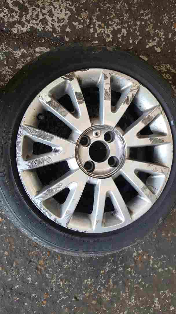 Renault Clio MK3 2005-2012 Canasta Alloy Wheel 195 50 16 no centre cap 2/5