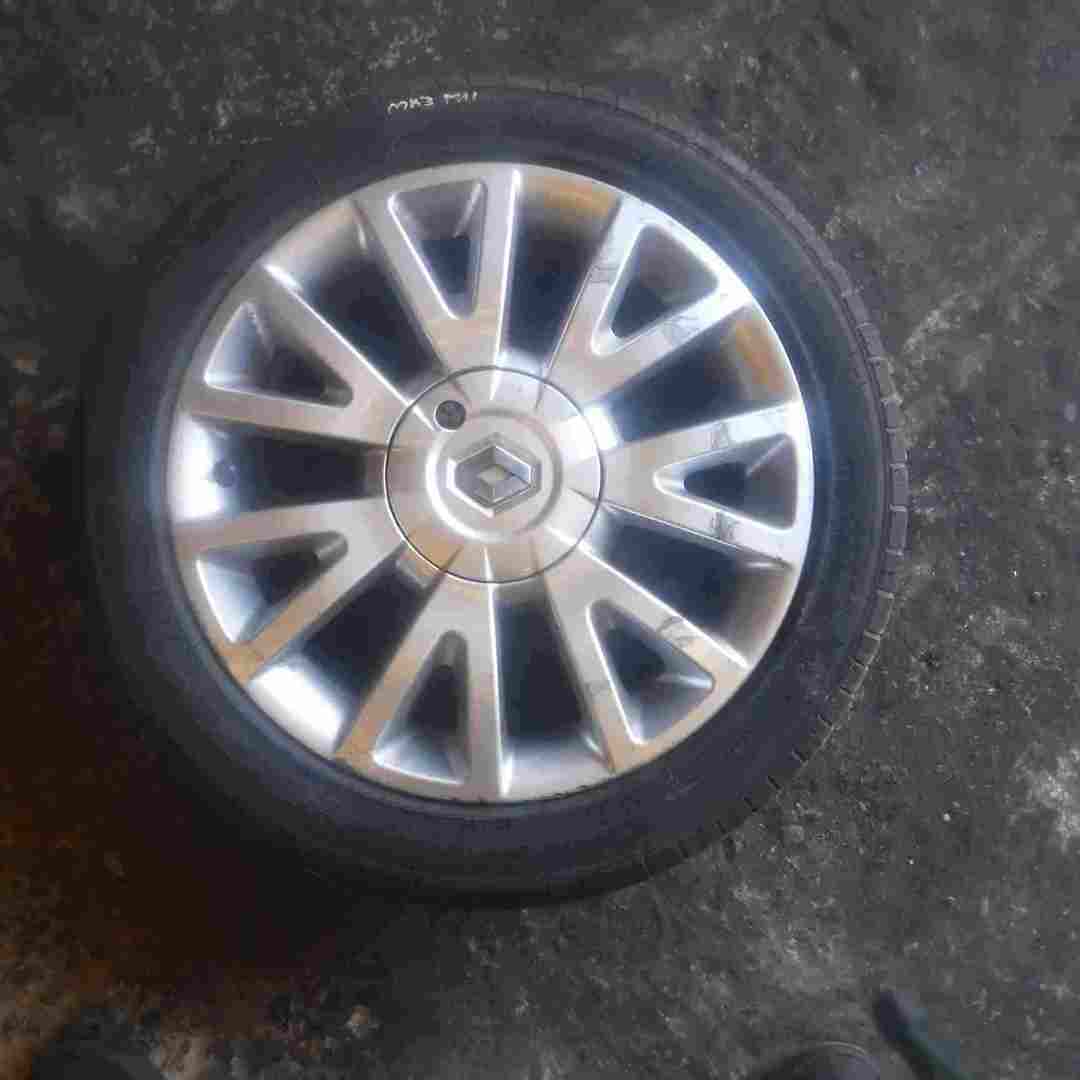 Renault Clio MK3 2005-2012 Canasta Cannasta Alloy Wheel 16 + Tyre 195 50 16 7mm