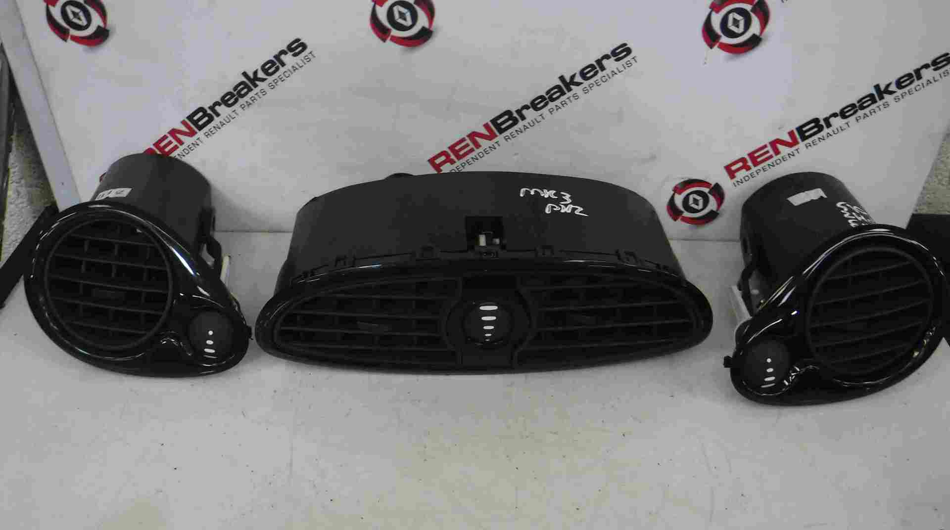 Renault Clio MK3 2005-2012 Centre Heater Vent Passengers Drivers Set Gloss Black