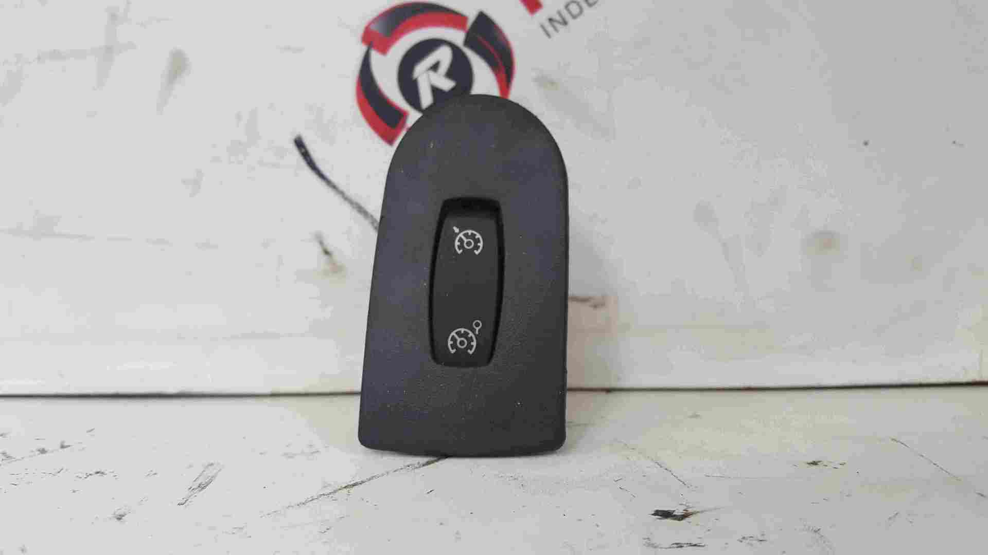 Thumb 2 Renault Clio MK3 2005-2012 Cruise Control Switch Button
