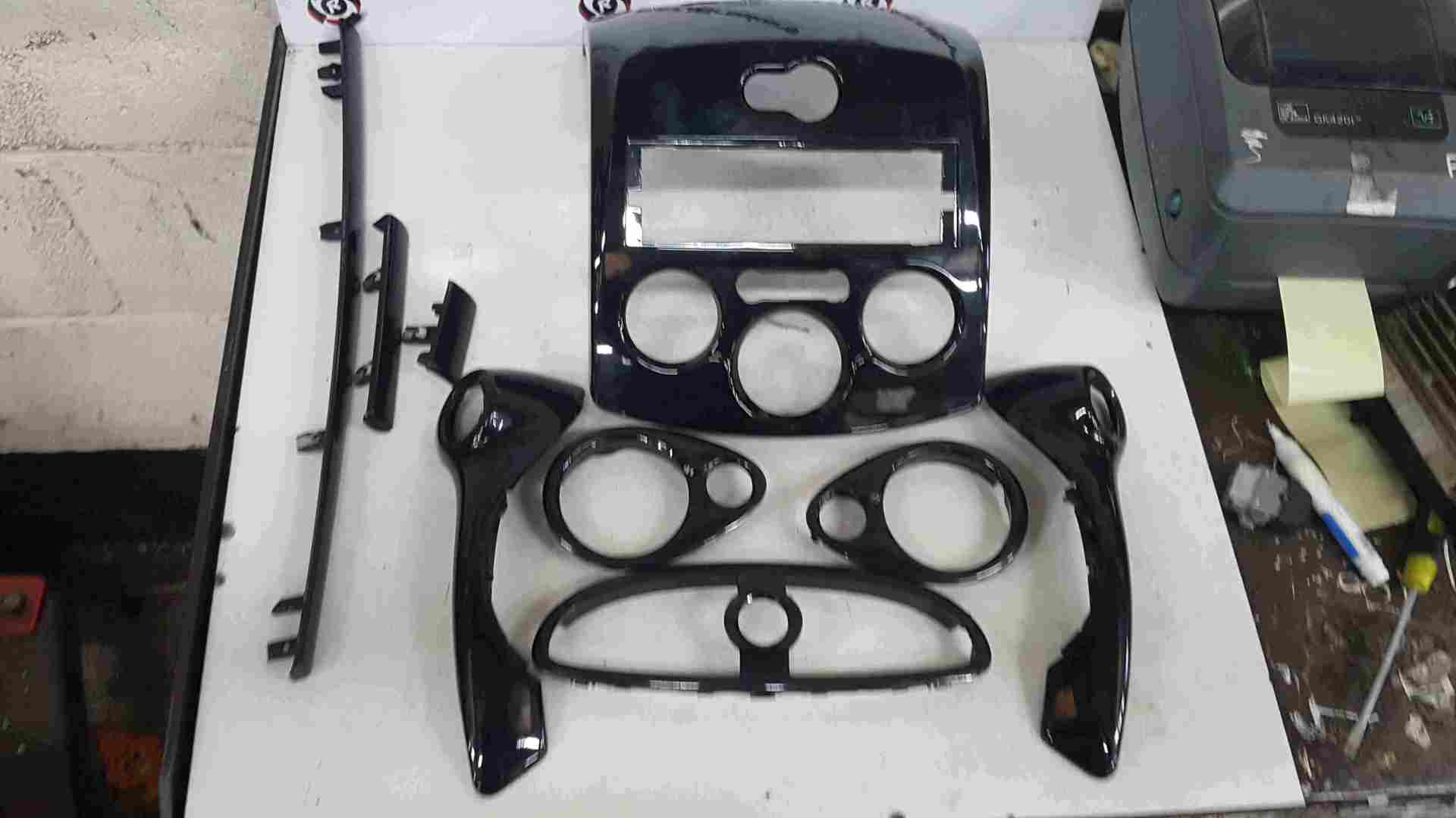 Thumb 4 Renault Clio MK3 2005-2012 Dashboard Set Trims Surround Gloss Black Handle Vents