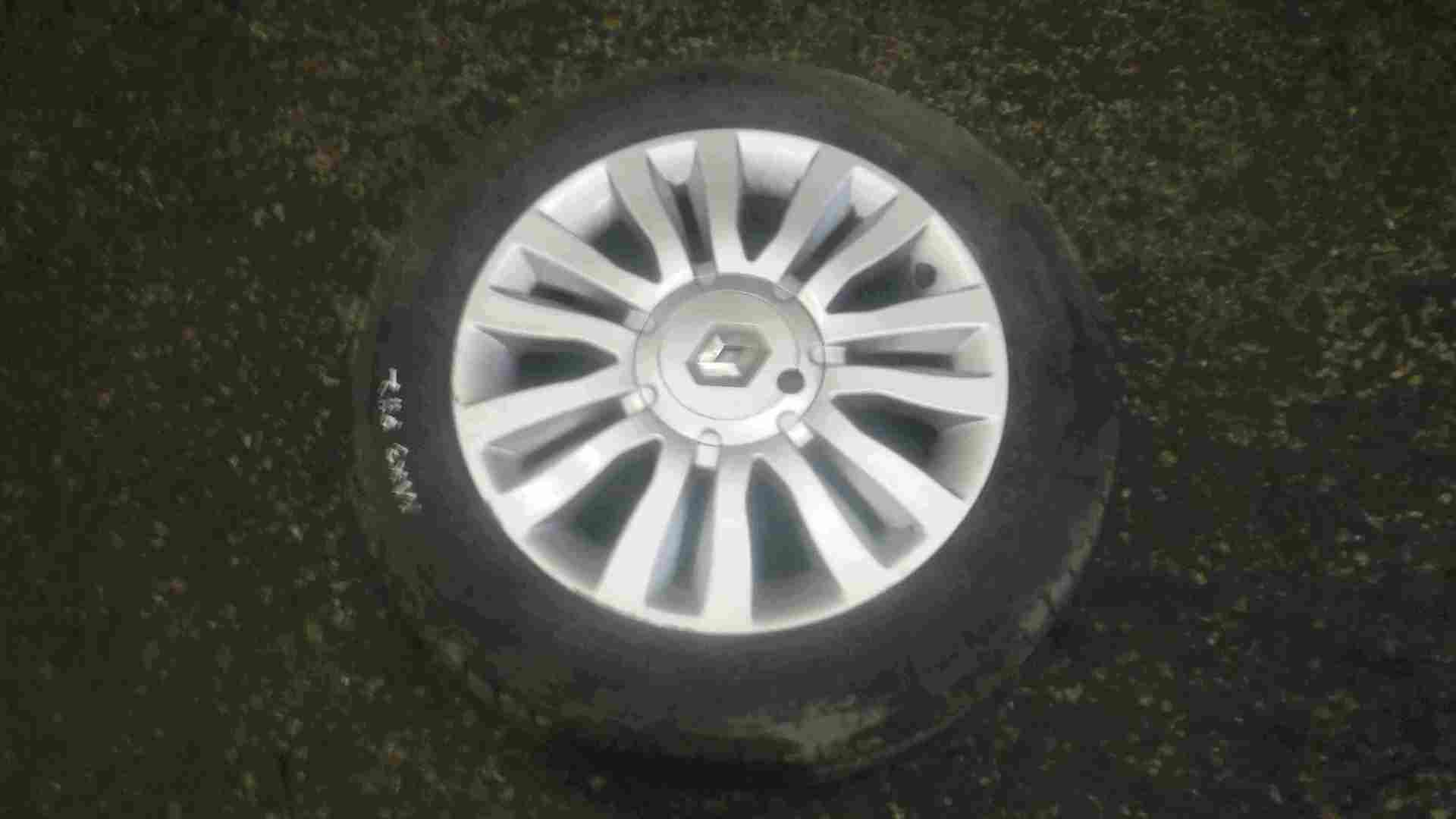 Renault Clio MK3 2005-2012 Del Arte Alloy Wheel + Tyre 185 60 15 7mm 8200846129