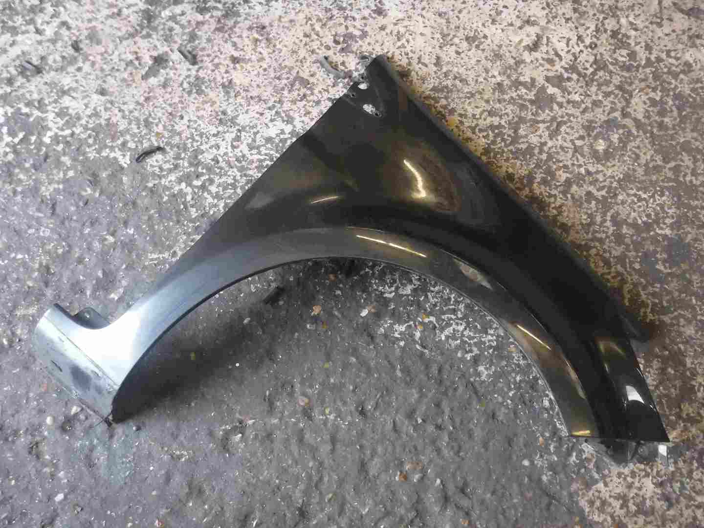 Renault Clio MK3 2005-2012 Drivers OS Wing Black 676 195 8200325171