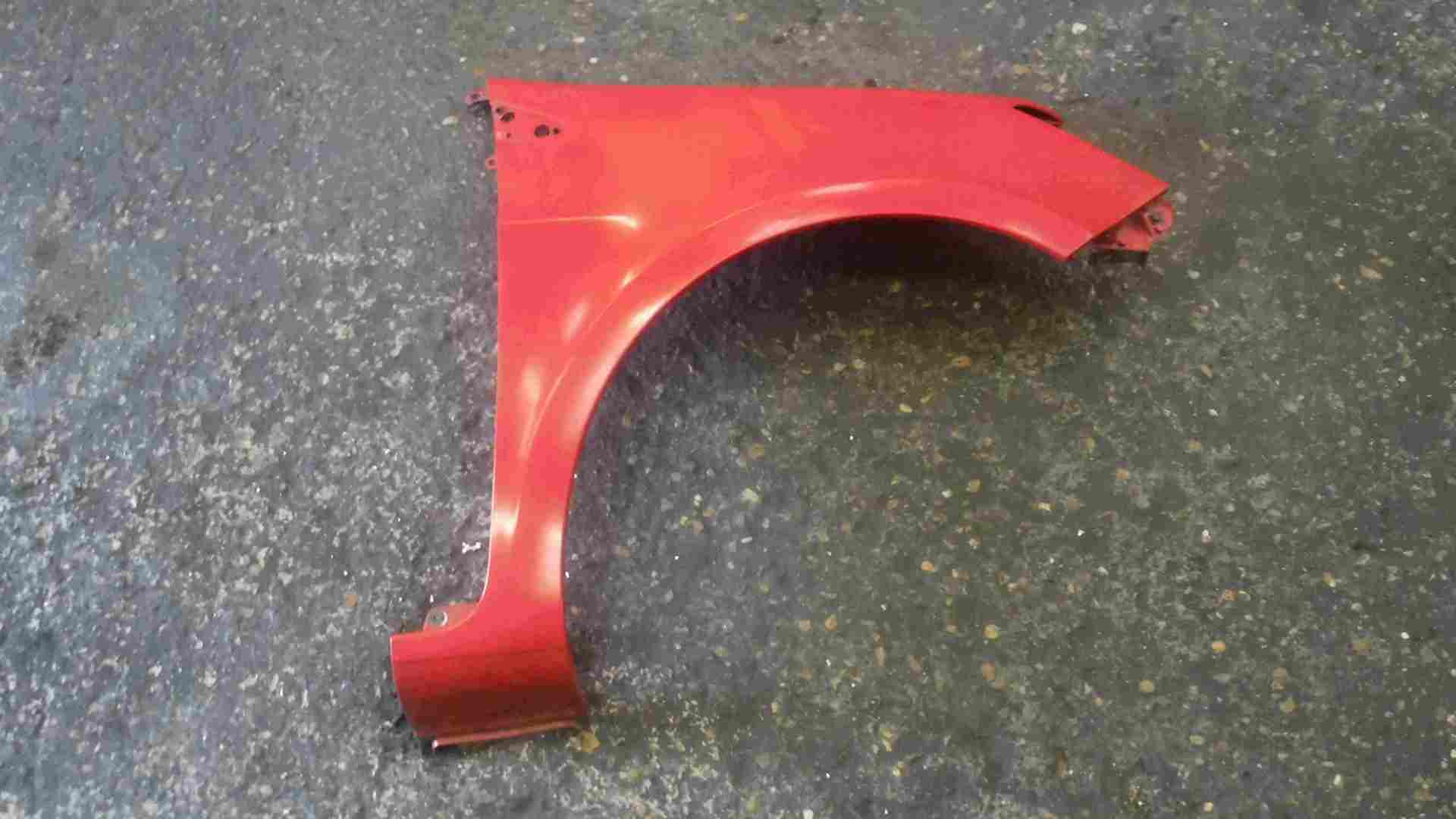 Renault Clio MK3 2005-2012 Drivers OS Wing Red 727 185 8200256118