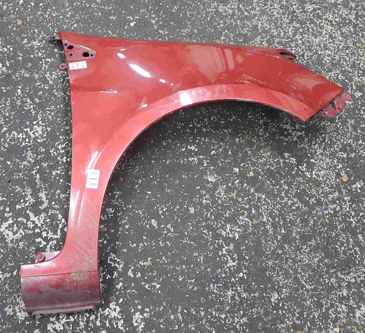 Thumb 2 Renault Clio MK3 2005-2012 Drivers OS Wing Red TEB76 185