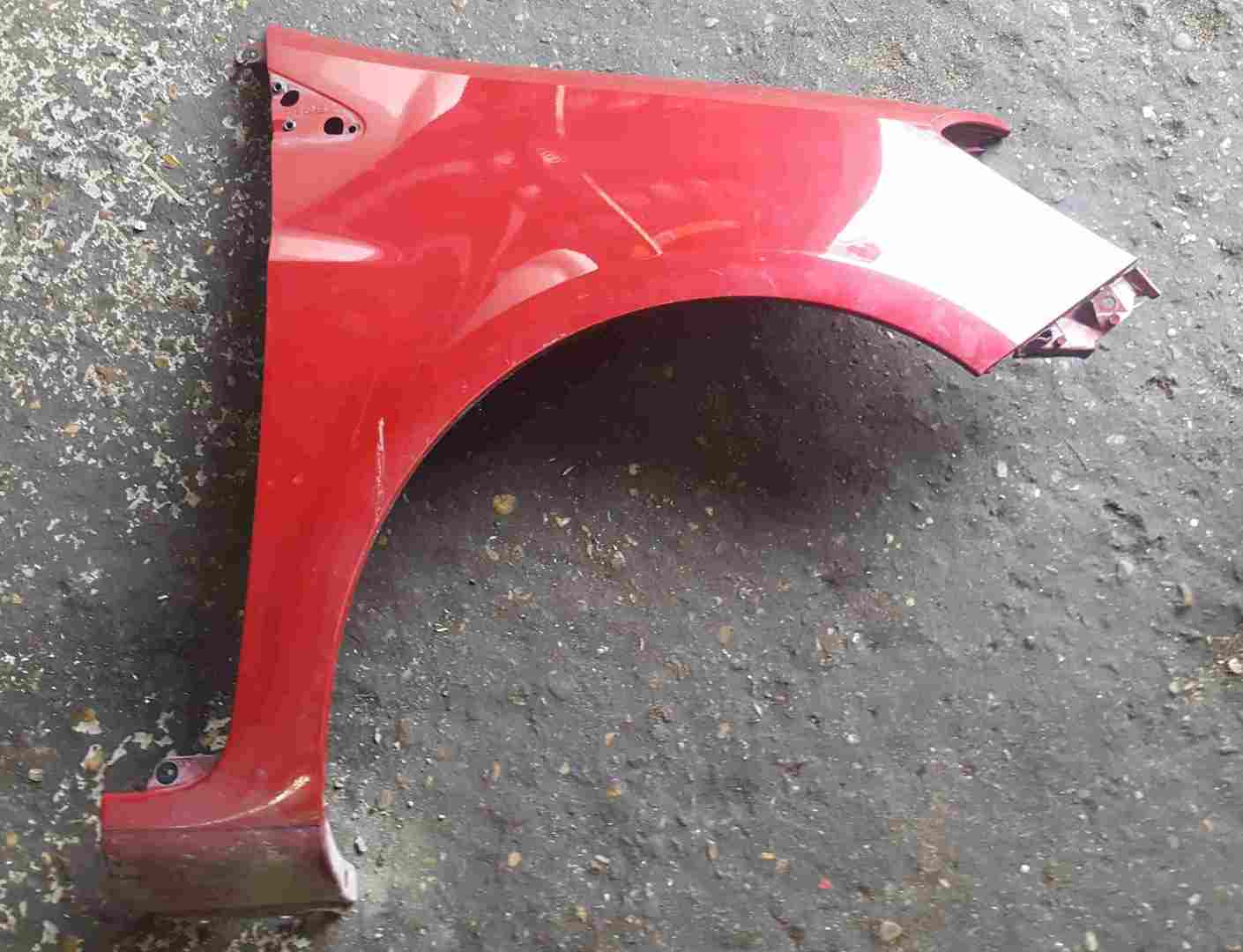 Thumb 2 Renault Clio MK3 2005-2012 Drivers OS Wing Red TENNJ 185
