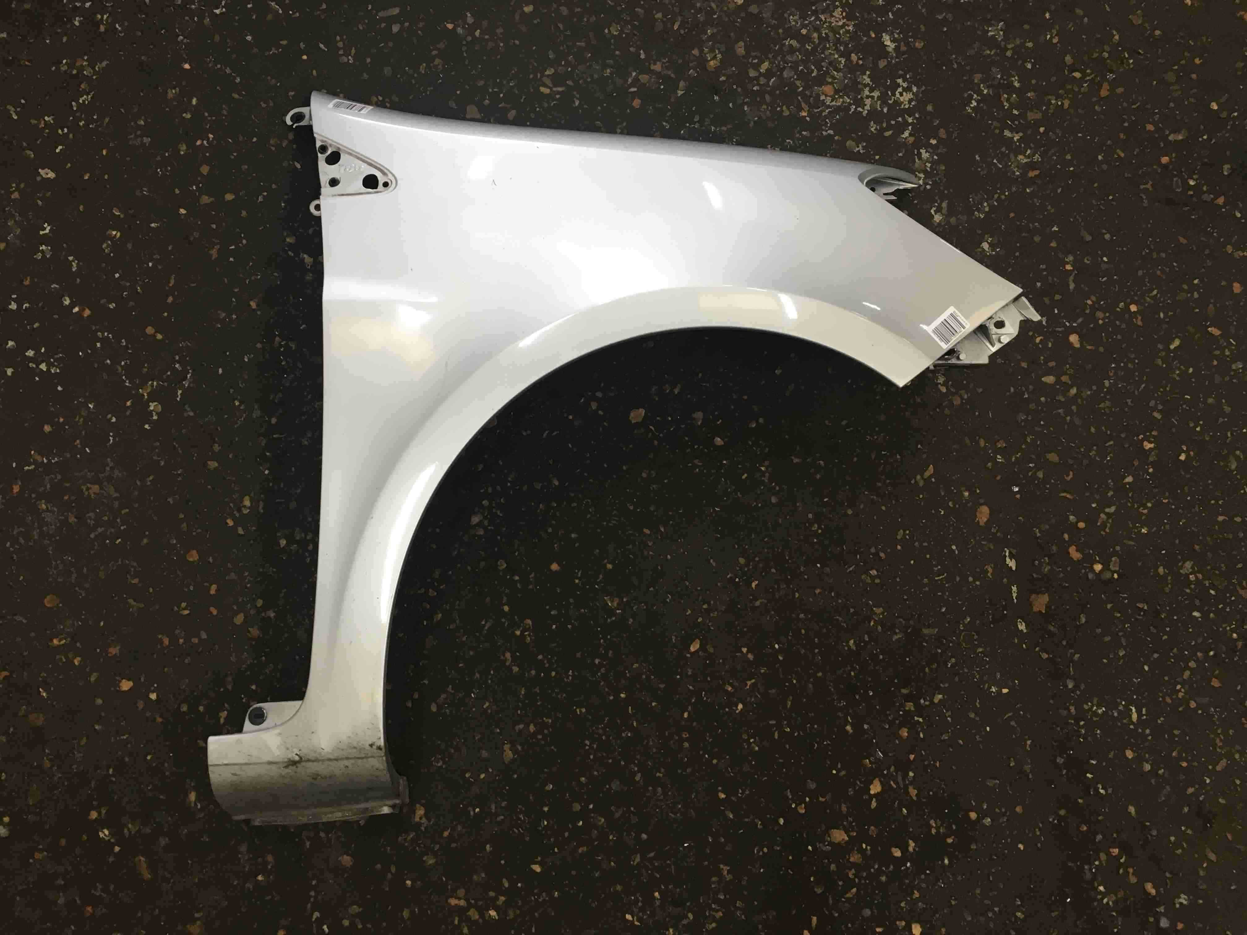 Renault Clio MK3 2005-2012 Drivers OS OSF Quarter Wing Panel Silver TED69 185