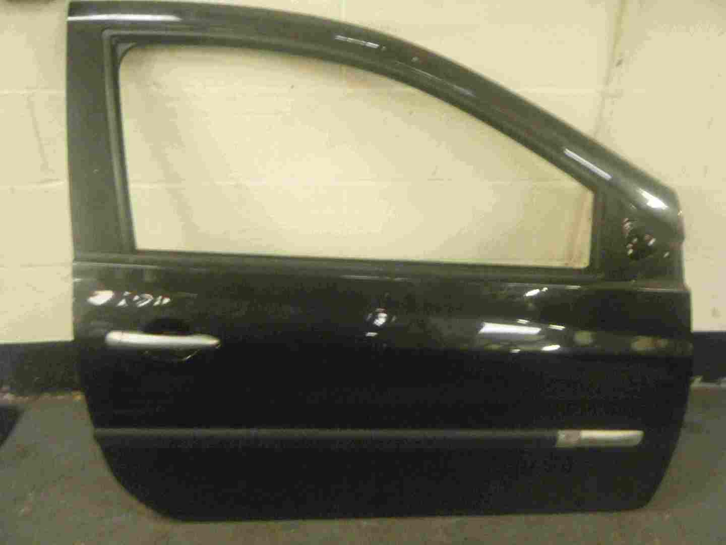 Renault Clio MK3 2005-2012 Drivers OSF Black 676 Door 3dr