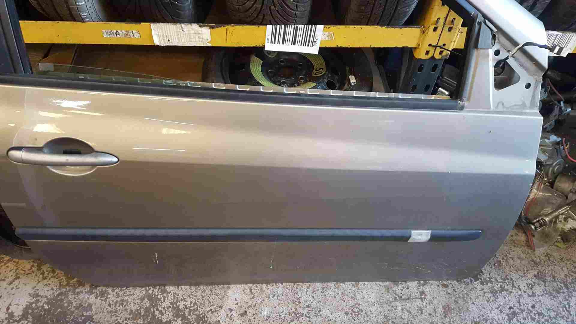 Thumb 2 Renault Clio MK3 2005-2012 Drivers OSF Front Door Beige Gold Tehnk 3Dr