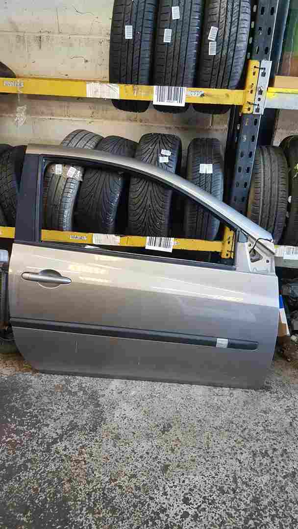 Thumb 3 Renault Clio MK3 2005-2012 Drivers OSF Front Door Beige Gold Tehnk 3Dr