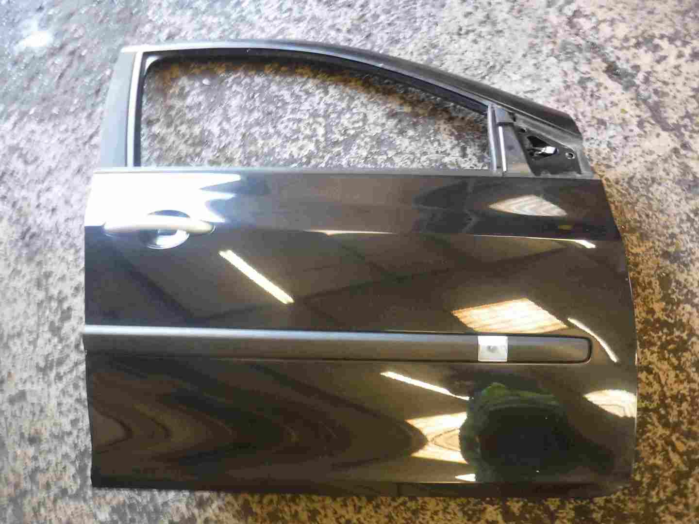 Renault Clio MK3 2005-2012 Drivers OSF Front Door Black 676 5dr 1234