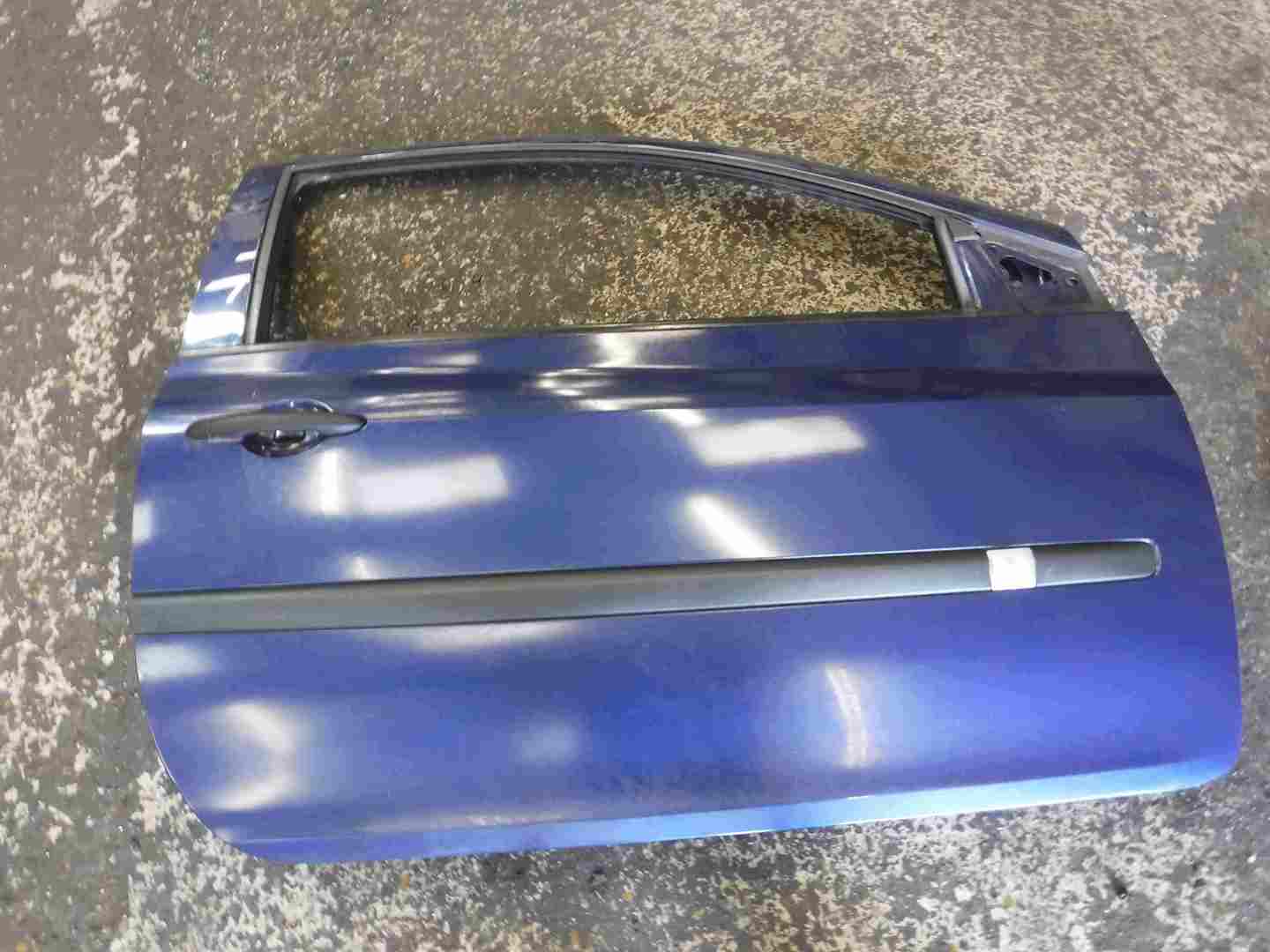 Renault Clio MK3 2005-2012 Drivers OSF Front Door Blue 432 3dr