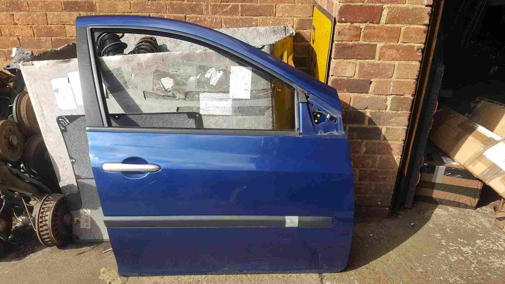 Thumb 4 Renault Clio MK3 2005-2012 Drivers OSF Front Door Blue 432 5Dr