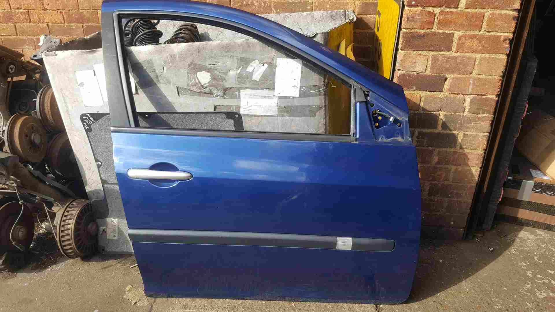 Renault Clio MK3 2005-2012 Drivers OSF Front Door Blue 432 5Dr