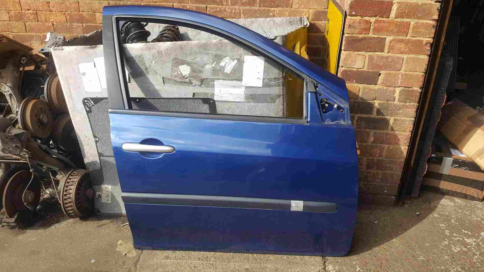 Thumb 5 Renault Clio MK3 2005-2012 Drivers OSF Front Door Blue 432 5Dr