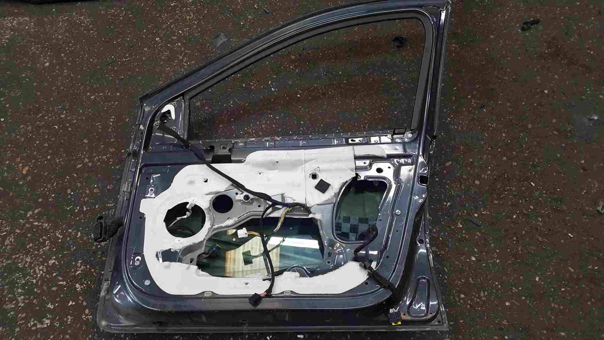 Thumb 2 Renault Clio MK3 2005-2012 Drivers OSF Front Door Grey TEB66 5dr