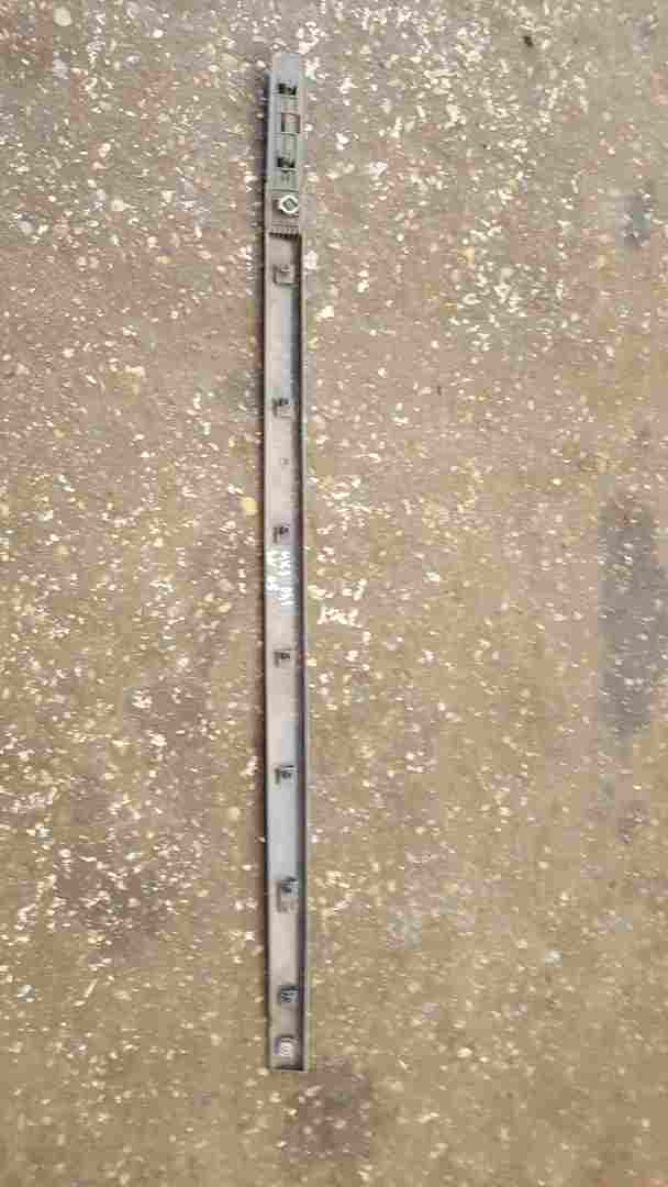 Renault Clio MK3 2005-2012 Drivers OSF Front Door Moulding Trim 3dr 8200289921