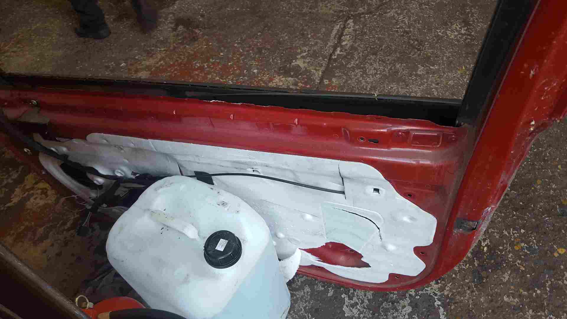 Thumb 6 Renault Clio MK3 2005-2012 Drivers OSF Front Door RED Tennj 3Dr