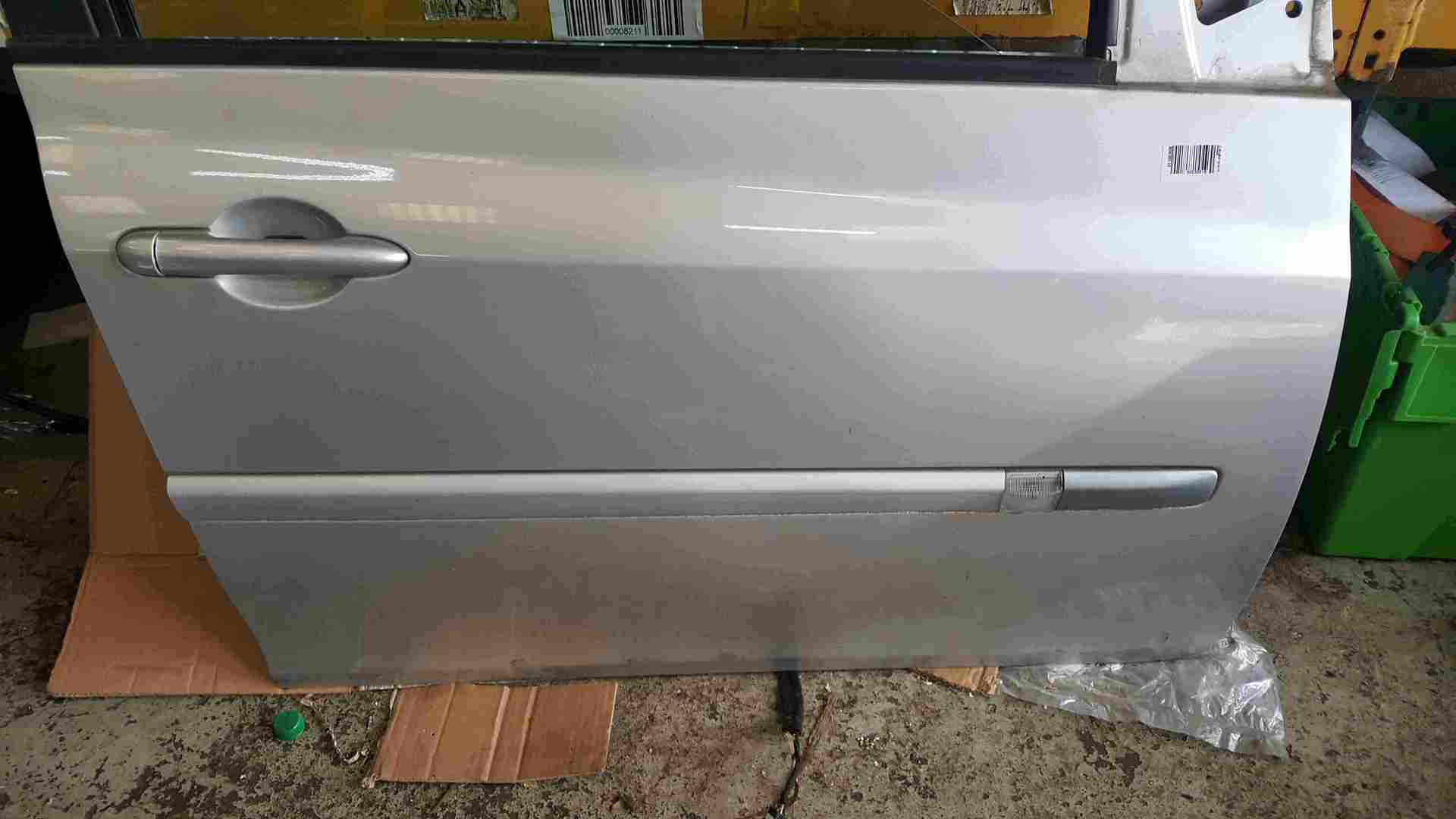 Renault Clio MK3 2005-2012 Drivers OSF Front Door Silver TED69 5dr