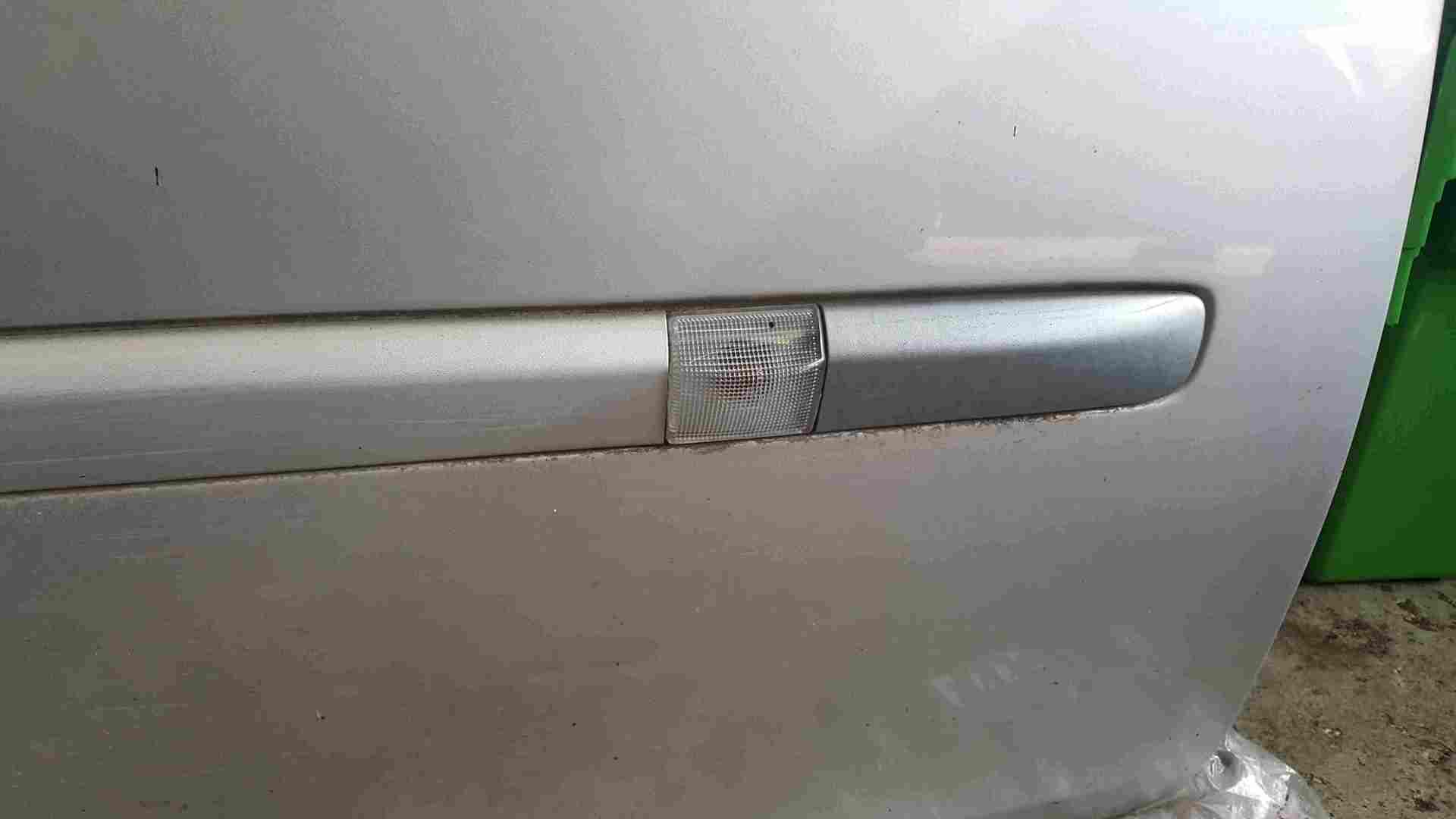 Thumb 2 Renault Clio MK3 2005-2012 Drivers OSF Front Door Silver TED69 5dr