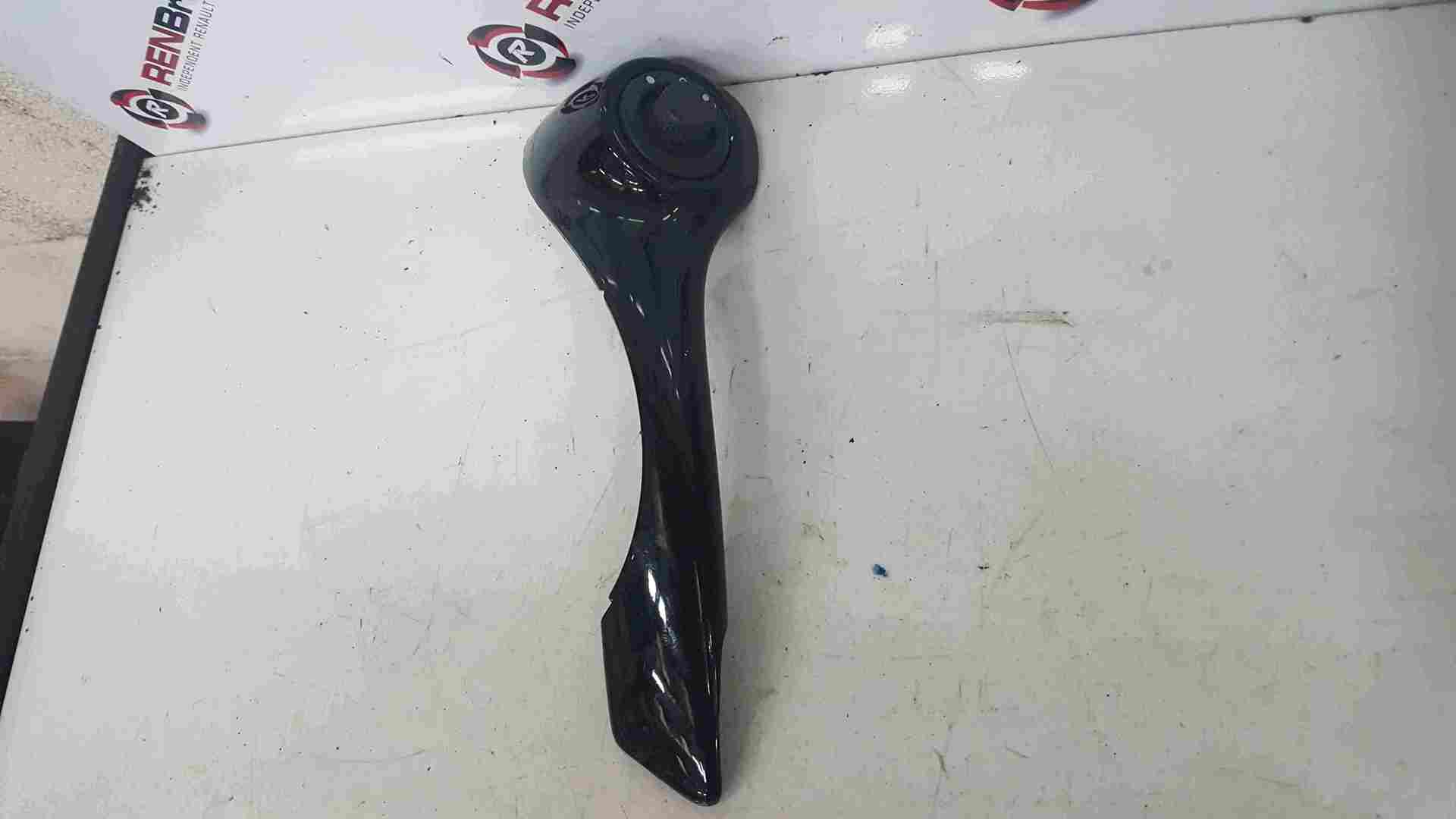 Thumb 3 Renault Clio MK3 2005-2012 Drivers OSF Front Grab Handle Mirror Gloss Black