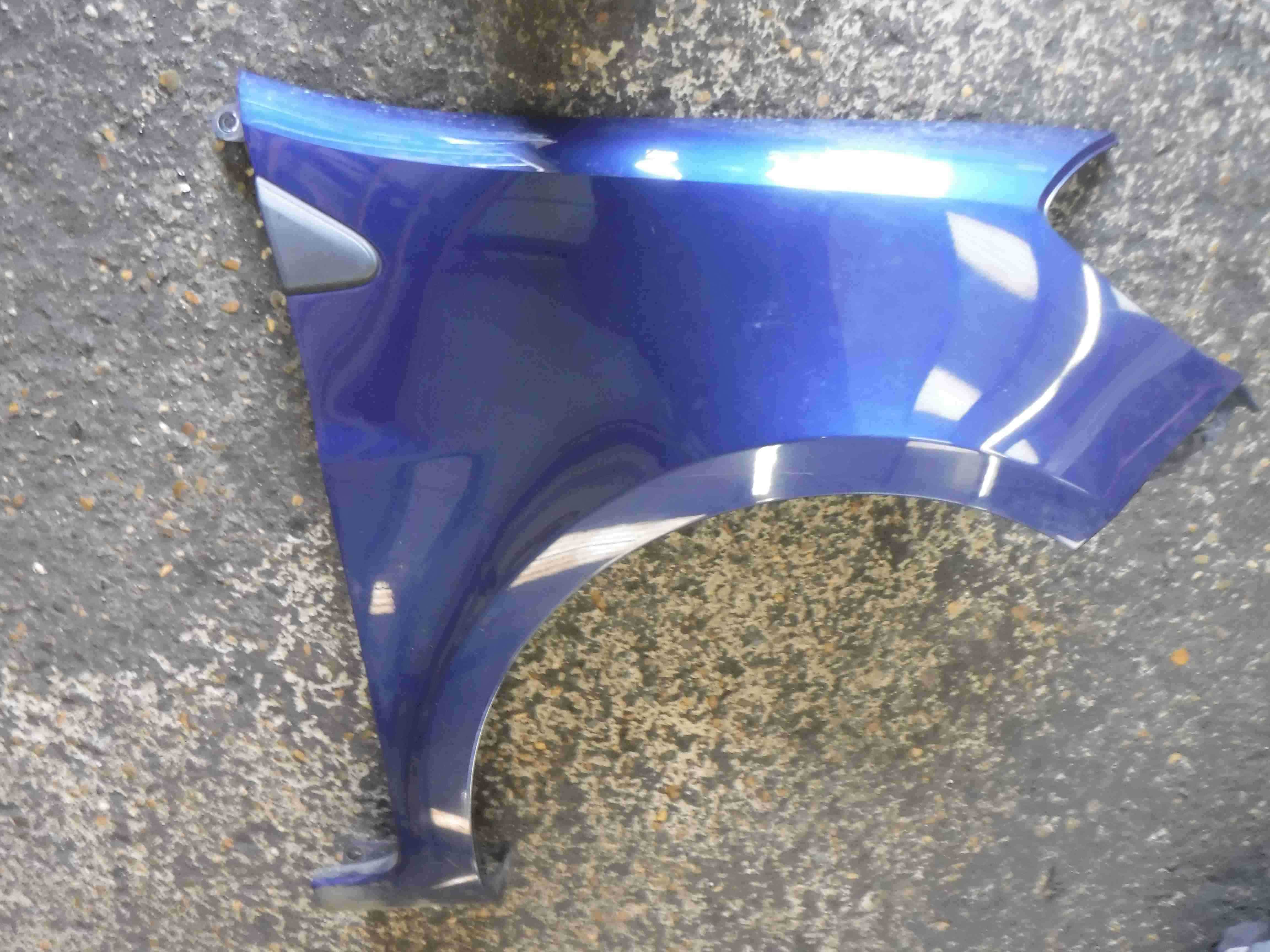 Renault Clio MK3 2005-2012 Drivers OSF Front Wing Blue 432 185