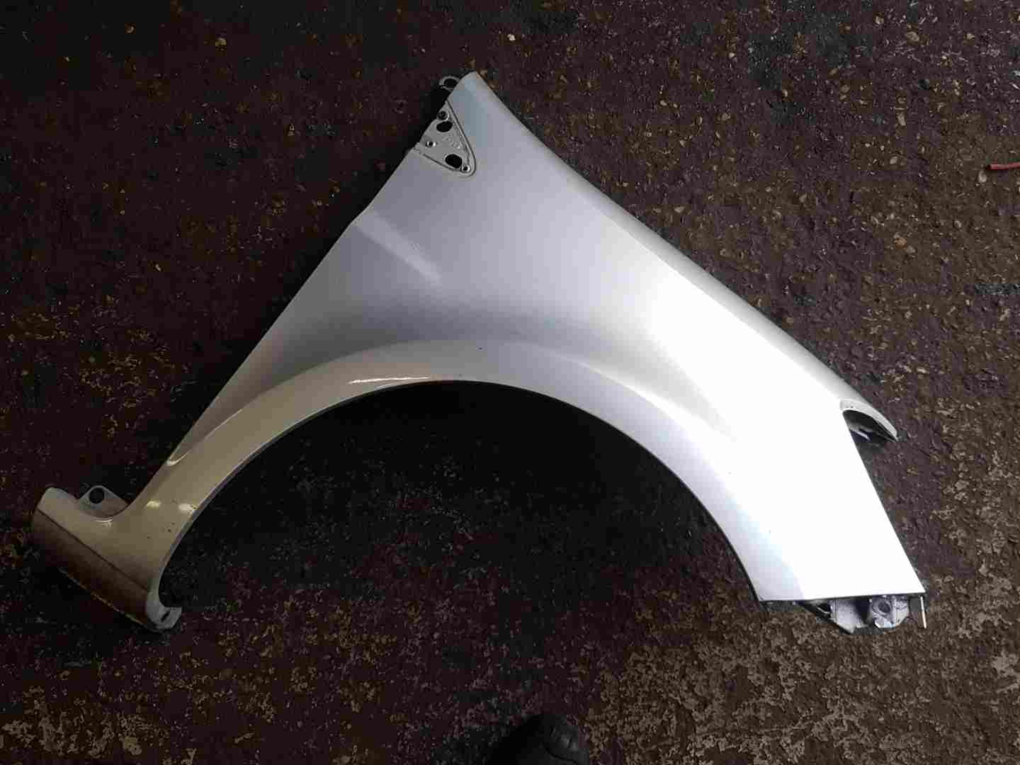 Thumb 6 Renault Clio MK3 2005-2012 Drivers OSF Front Wing Silver Ted69 195